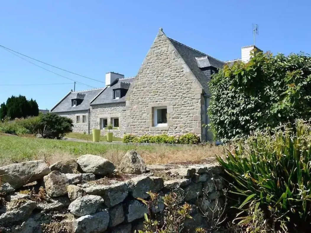 Holiday home Ancienne Ferme En Pierre Devant La Mer Plouguerneau
