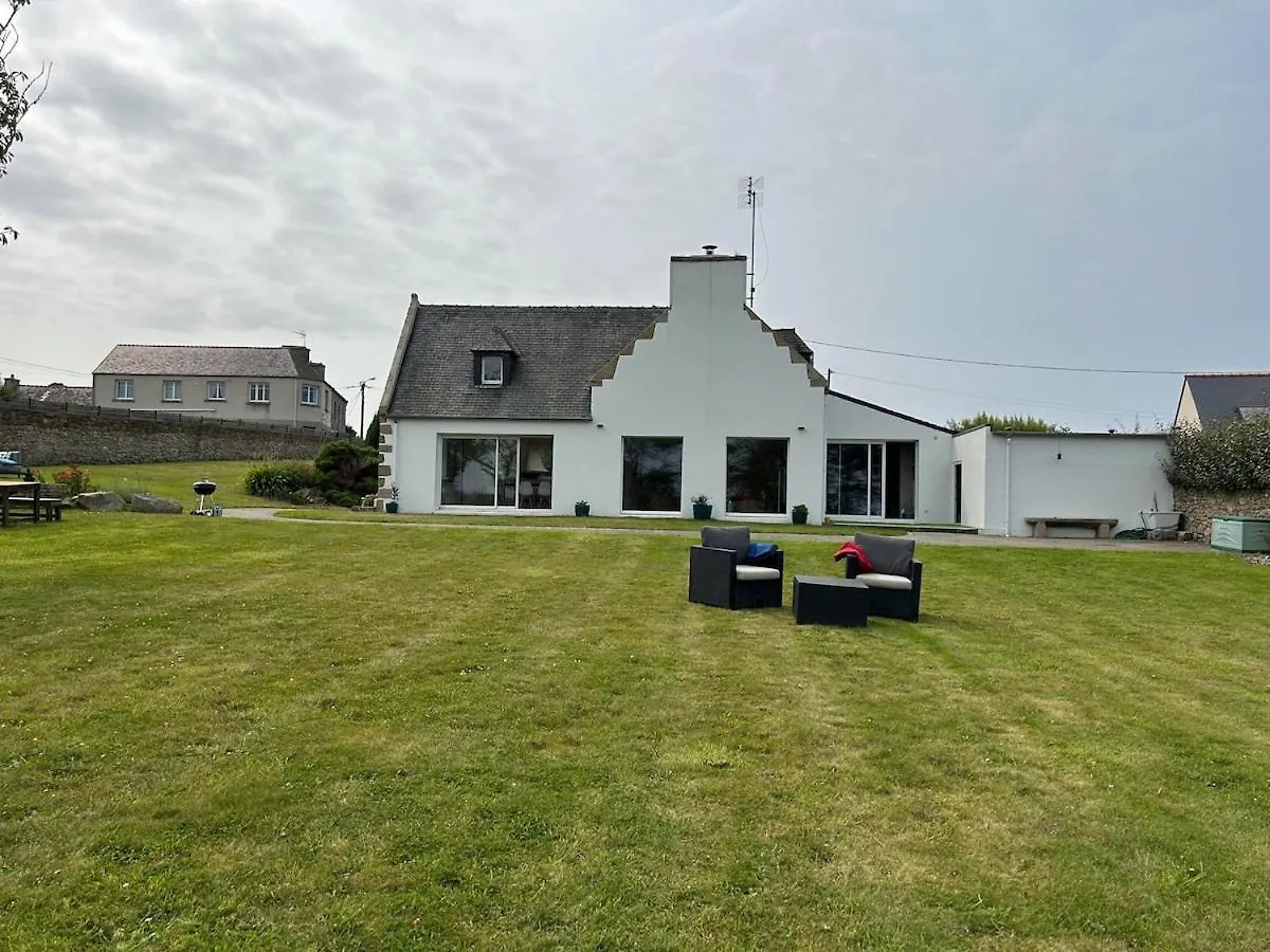 Holiday home Ancienne Ferme En Pierre Devant La Mer Plouguerneau France